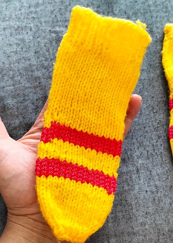 Sarı Kırmızı Çizgili Bebek Çorap - Görsel 3