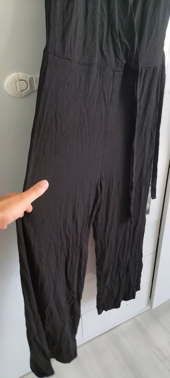 Siyah V Yakalı Drapeli Kadın Tulum - Görsel 3