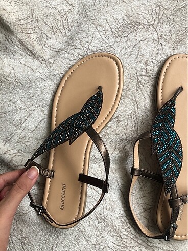 Deichmann Taşlı sandalet