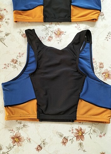 Bikini üstü 