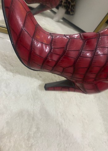 Kırmızı bordo parlak gibi Detaylı Kadın Dizüstü Deri Çizme - Görsel 4