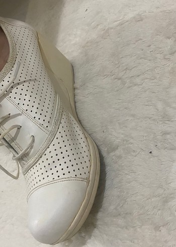 Beyaz Dolgu Topuklu Bağcıklı Kadın Ayakkabı - Görsel 3