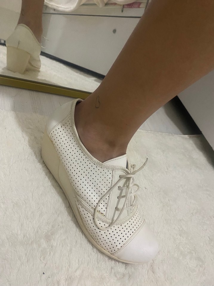 Beyaz Dolgu Topuklu Bağcıklı Kadın Ayakkabı - Görsel 2