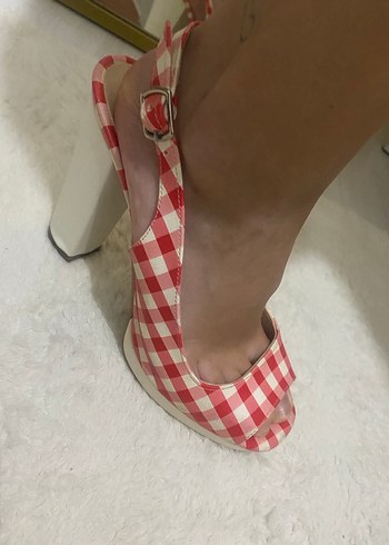 Beyaz kırmızı Kareli Stiletto Topuklu Kadın Ayakkabı - Görsel 3