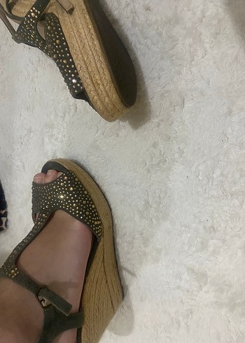 Yeşil gold taşlı Dolgu Topuklu Kadın Ayakkabı - Görsel 4