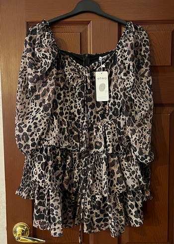 Kahverengi Leopar Desenli Mini Elbise