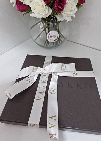  Beden VAKKO KUTULU MONOGRAM PAMUK IPEK ŞAL 