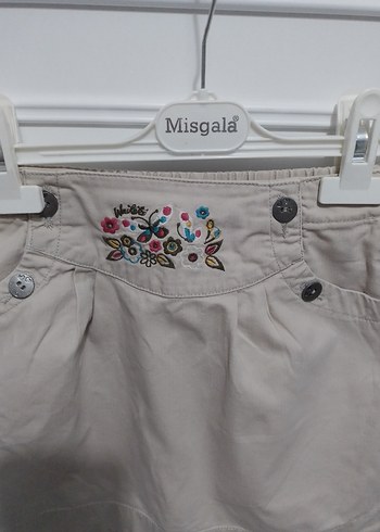 Düğmeli Nakış Detaylı Bej Kız Eteği - Görsel 2