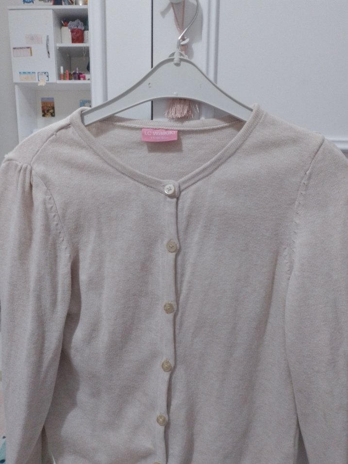 Kız Çocuk Bej Düğmeli Hırka - Görsel 2