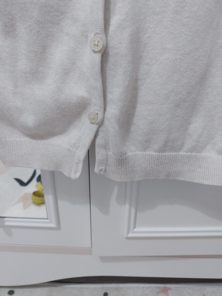 Kız Çocuk Bej Düğmeli Hırka - Görsel 4