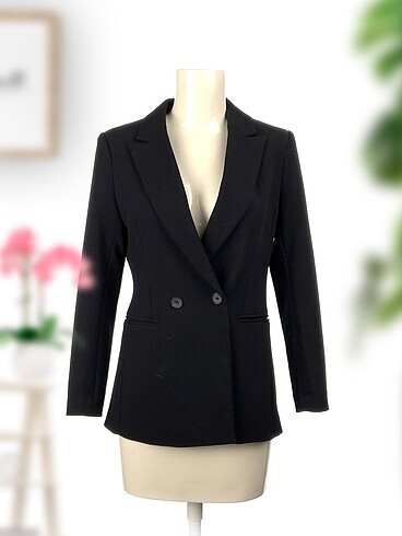 H&M Blazer %70 İndirimli.
