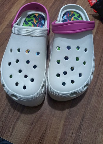 Crocs Renkli Bağcıklı Platform Topuklu Kız Terlik