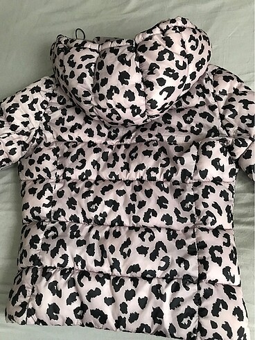 Bershka Berska pembe leopar kısa mont