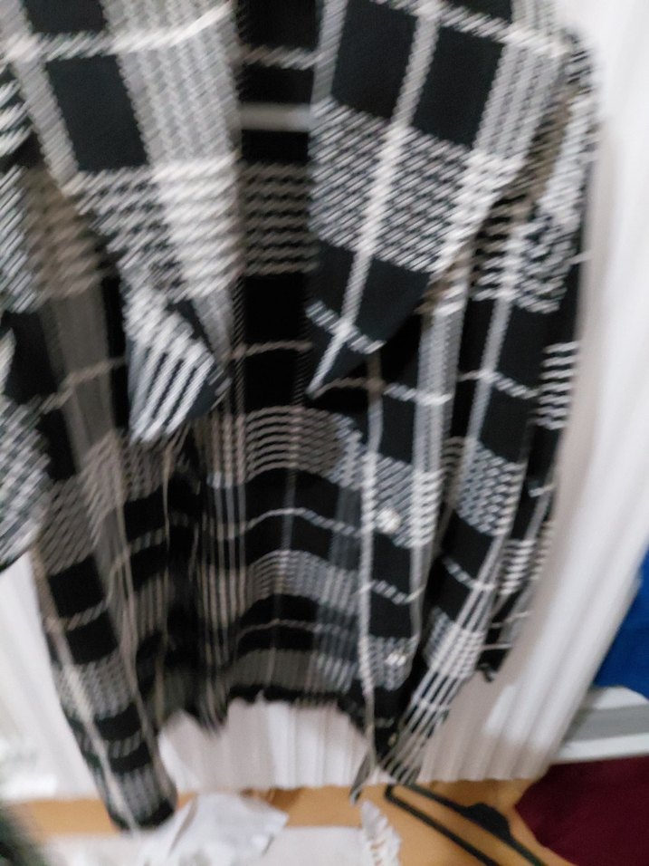 Düğmeli Siyah Beyaz Kareli Kadın Gömlek - Görsel 3