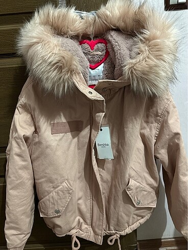 Bershka mont