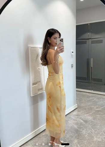 Zara Sinem Kıvanç Sarı Uzun İnce Fitted Elbise