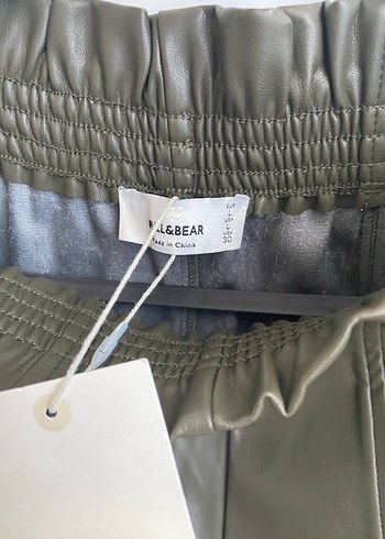 Pull Bear Yeşil Deri Mini Şort - Görsel 2
