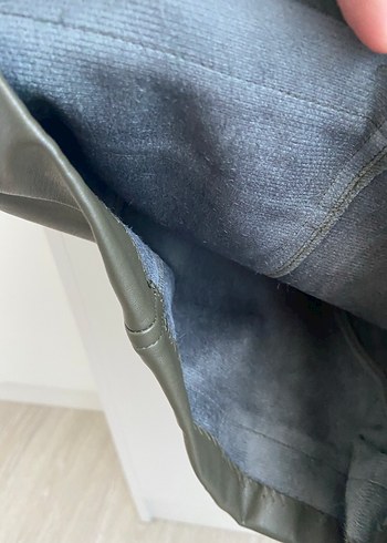 Pull Bear Yeşil Deri Mini Şort - Görsel 3