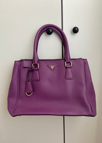 Prada Klasik Mor Deri Kadın Çanta