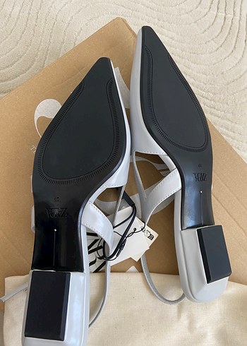 37 Beden gri Renk Zara Beyaz Stiletto Topuklu Kadın Sandalet