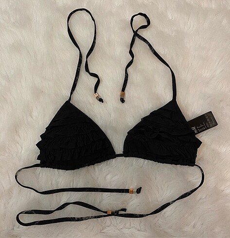 H&M siyah fırfırlı bikini üstü