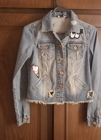 Taşlanmış pullu denim marka kot ceket - Görsel 3