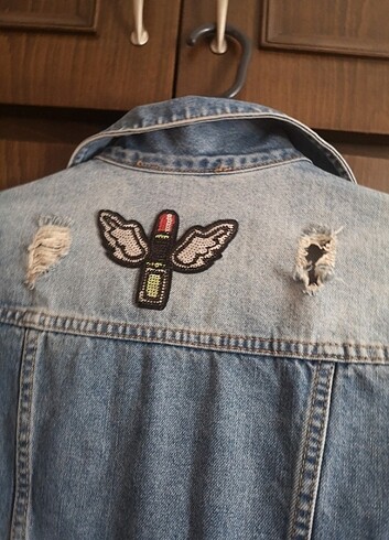 Taşlanmış pullu denim marka kot ceket - Görsel 4