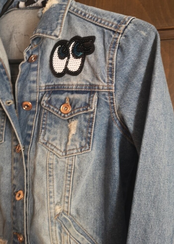 Taşlanmış pullu denim marka kot ceket - Görsel 2