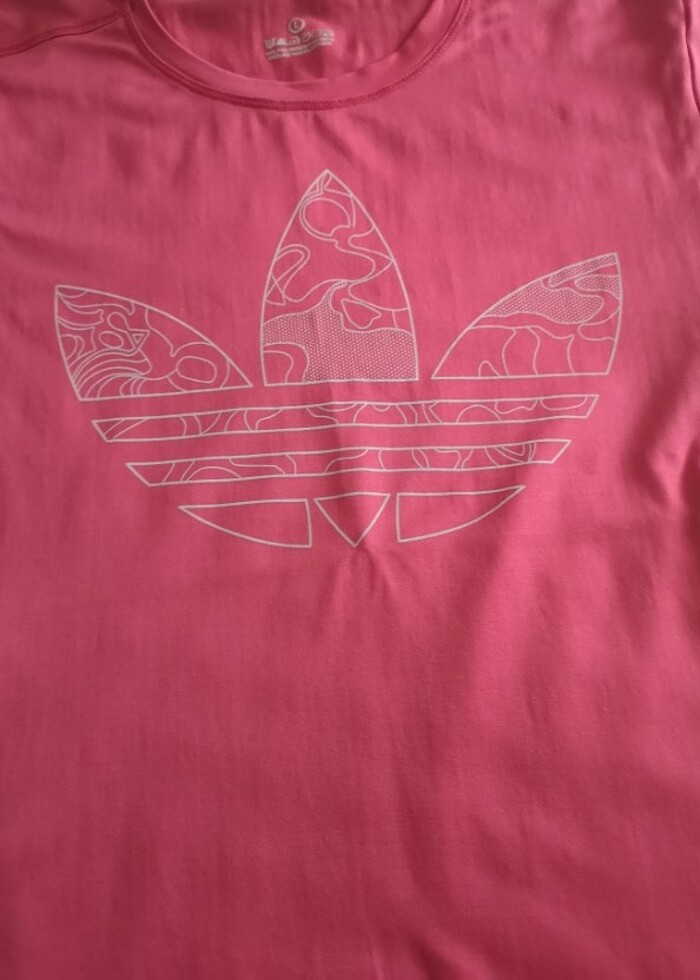 Hiç kullanılmamış Adidas tişört  - Görsel 3