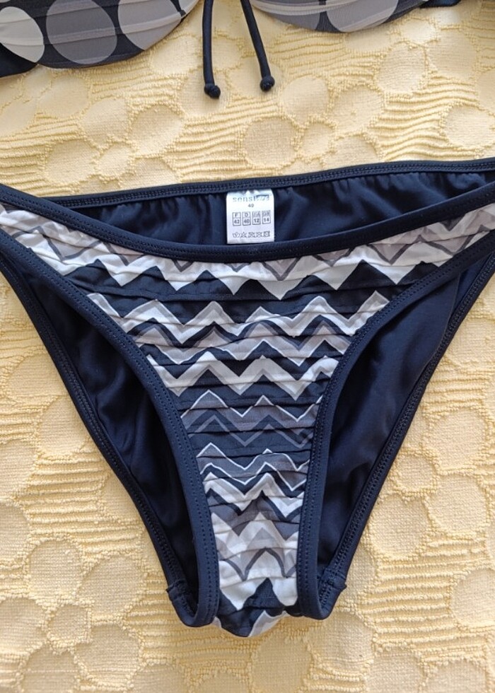 Siyah desenli kadın bikini - Görsel 3