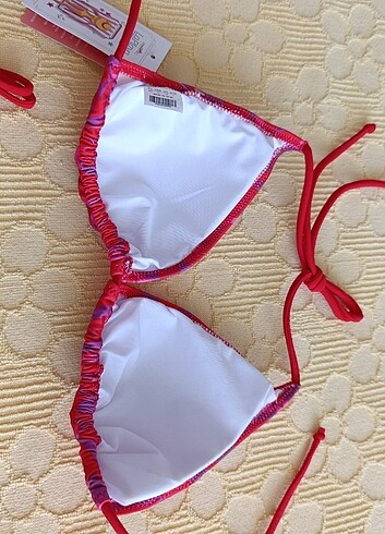 Kırmızı mor desenli sıfır etiketli bikini - Görsel 5