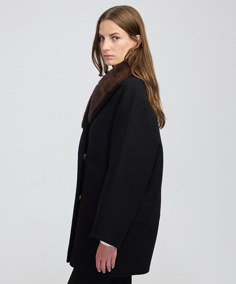 Kahverengi Kürklü Siyah Kaban - Görsel 4