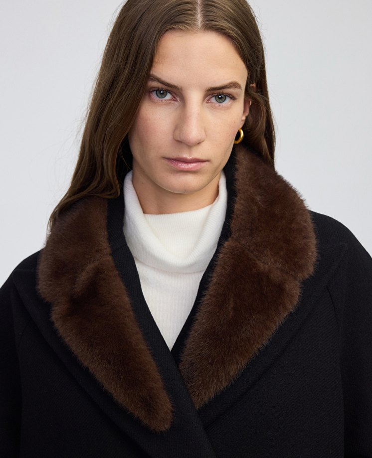 Kahverengi Kürklü Siyah Kaban - Görsel 3