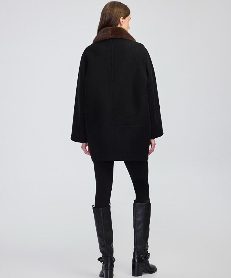 Kahverengi Kürklü Siyah Kaban - Görsel 5