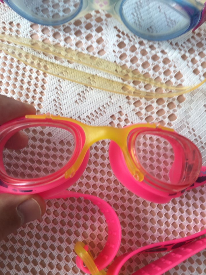 3 Yüzücü Gözlük ,Kırmızı Bone ve Olta (Büyük Gözlük satıldı) - Görsel 2