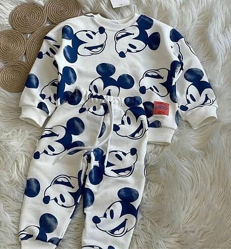 Zara mickey takım