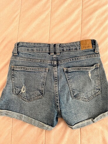xs Beden Bershka mini kot şort