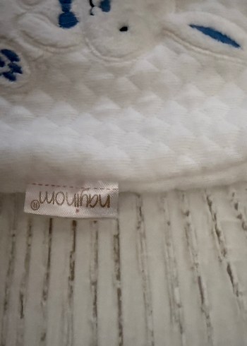 Beyaz Nakışlı Bebek Yeleği - Görsel 3