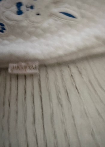 Beyaz Nakışlı Bebek Yeleği - Görsel 2