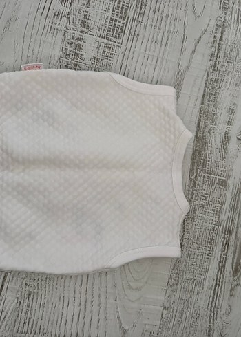Beyaz Nakışlı Bebek Yeleği - Görsel 4