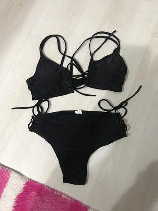 Diğer Siyah Bikini