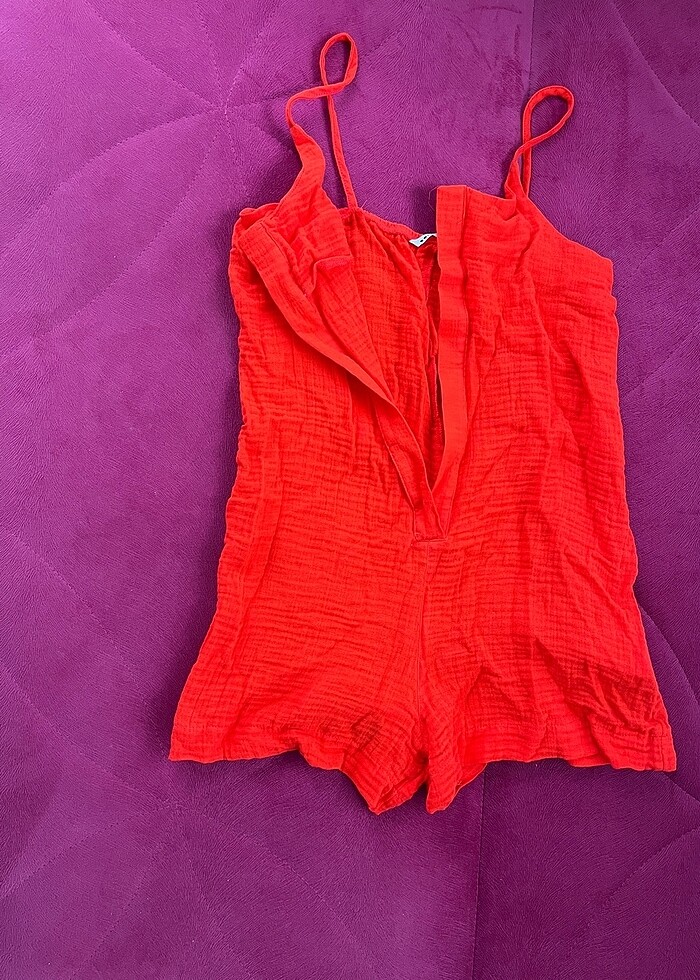 Kırmızı şortlu tulum - Görsel 3