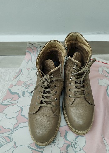 Bej Deri Kadın Postal Bot Kürklü - Görsel 3