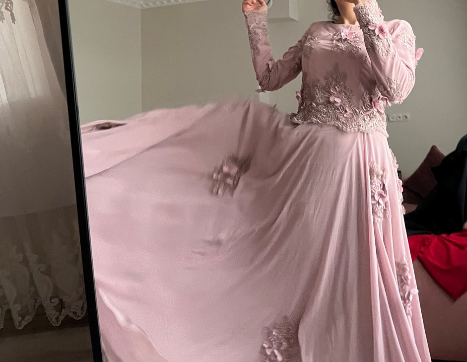 Pembe Nakışlı Uzun Kollu Uzun Abiye bir defa giyildi - Görsel 2