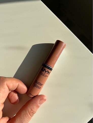 NYX BUTTER GLOSS NEMLENDİRİCİ DUDAK PARLATICISI