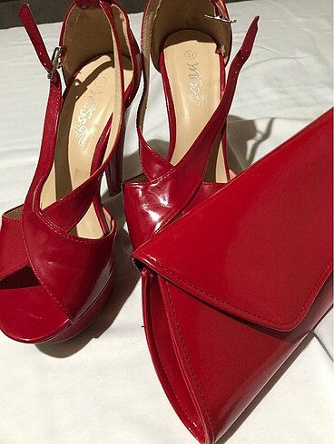 Kırmızı rugan çanta ayakkabı