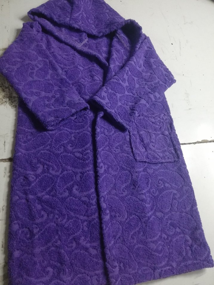 Mor Yılan Desenli Kapüşonlu Bornoz 4,5 yas - Görsel 3