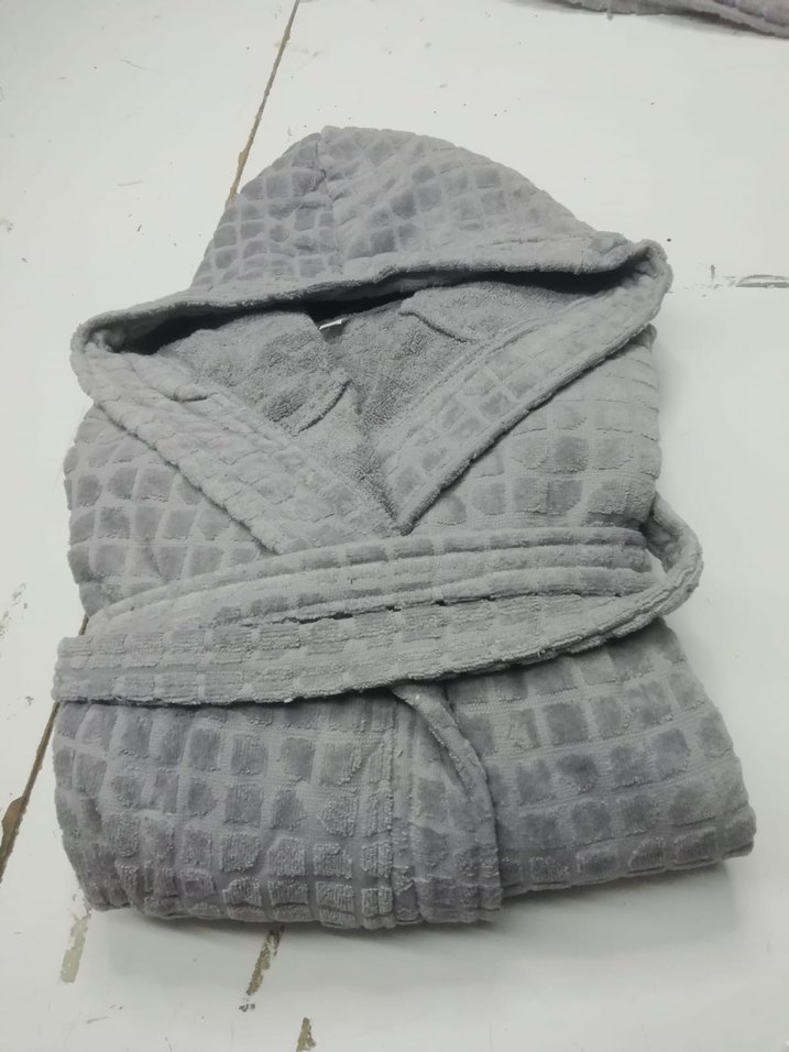 Gri Kapüşonlu Yılan Desenli Bornoz disi kadife ici pamuklu - Görsel 3