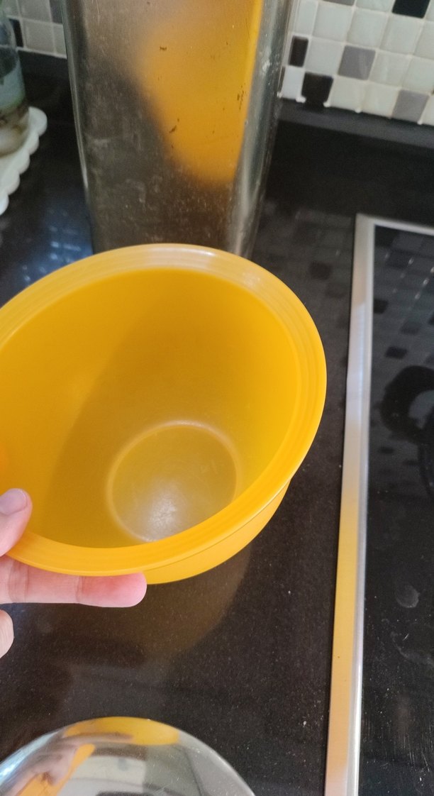 Sarı Plastik Kapaklı Tupperware Saklama Kabı - Görsel 4