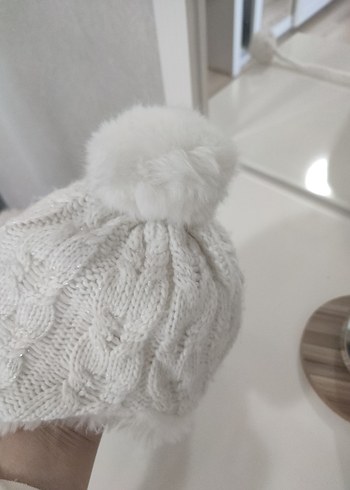 Beyaz Örgü Kiz çocuk Bere Kulaklıklı - Görsel 4